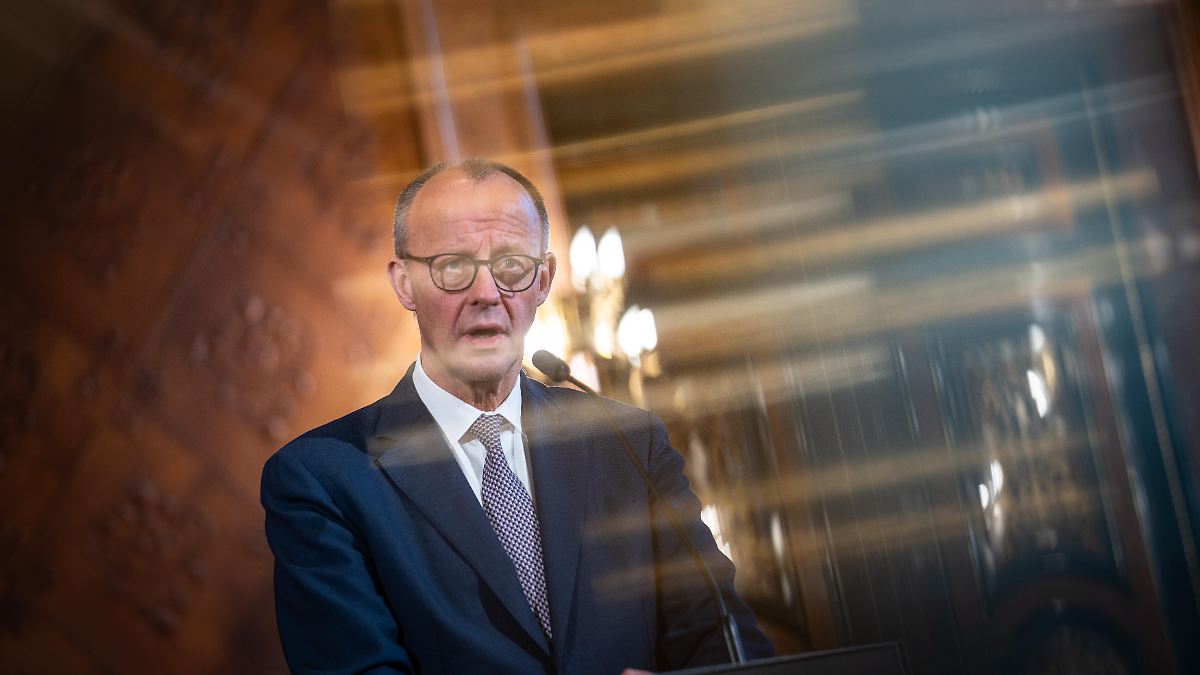 Merz-steht-sich-selbst-im-Weg-St-rsender-im-Kanzleramt