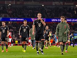 Presse über "Duell der Titanen": Arsenal "zerreißt den Mantel der Unbesiegbarkeit" des FC Bayern