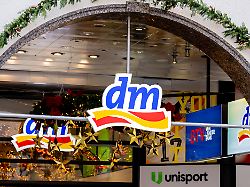 Kunden sind empört: dm gerät wegen AfD-Debatte in Erklärungsnot