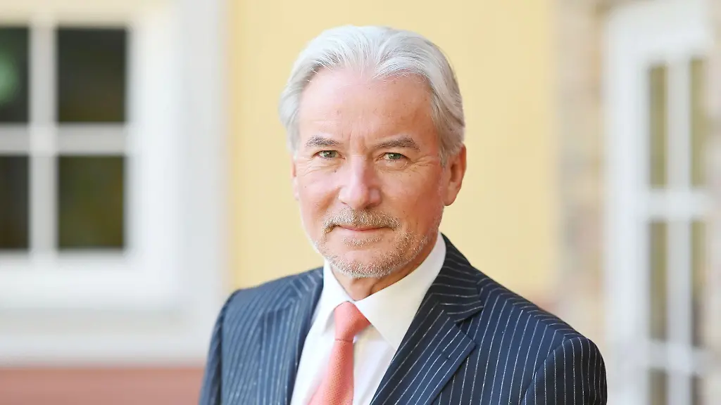 Spaeth-dienstunfaehig-Regierungspraesidium-entscheidet-vor-Weihnachten