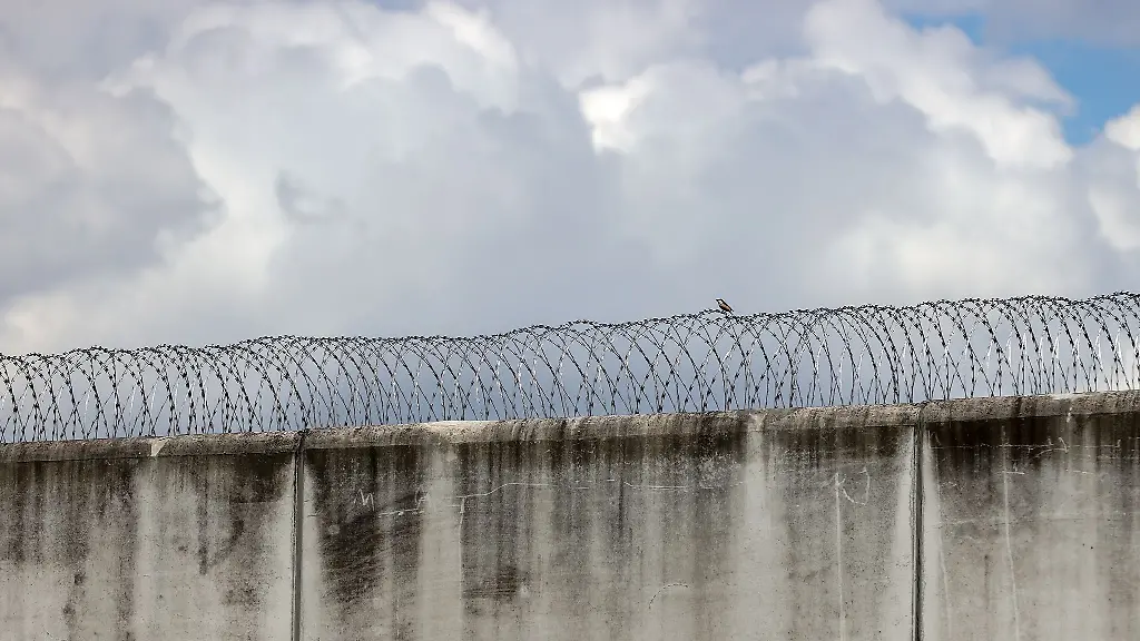 Ein-Haeftling-der-JVA-Burg-soll-seine-Ehefrau-erwuergt-haben