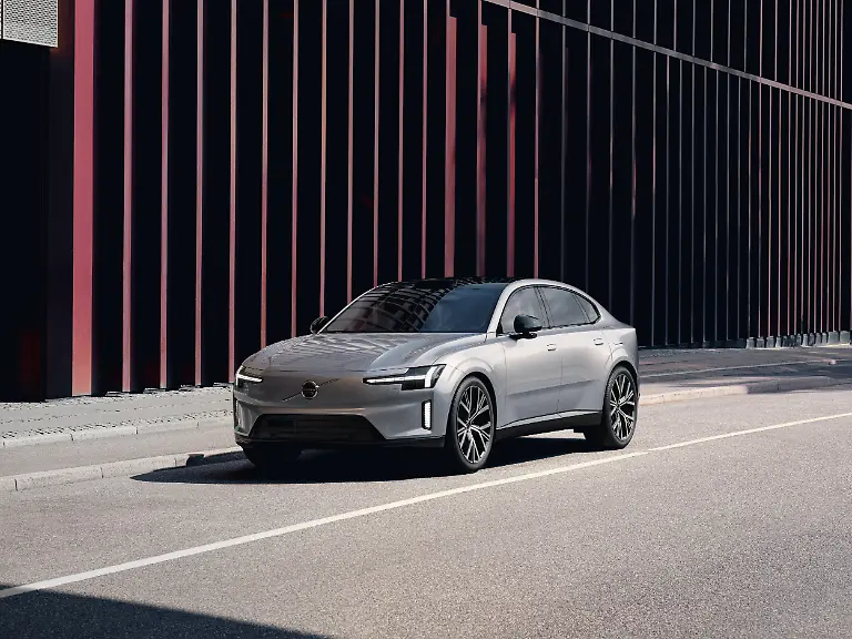 Volvo-schickt-eine-neue-Flaggschiff-Limousine-auf-die-Strasse