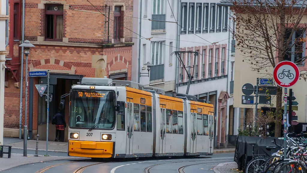 Der-Null-Euro-Samstag-habe-zu-20-Prozent-mehr-Fahrgaesten-gefuehrt