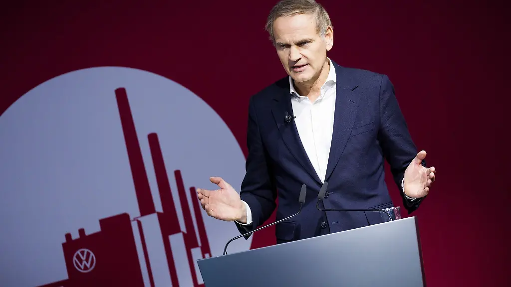 Oliver-Blume-beim-Festakt-zu-80-Jahre-Mitbestimmung-bei-VW-Kein-Gegensatz-zur-Unternehmensfuehrung