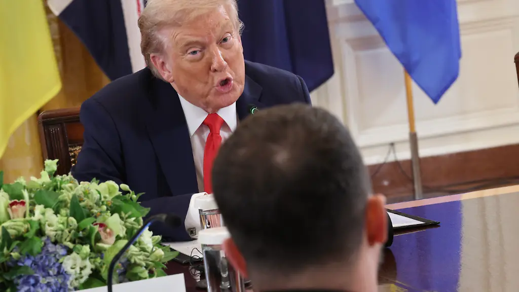 WASHINGTON-DC-AUGUST-18-U-S-President-Donald-Trump-hosts-a-meeting-with-Ukrainian-President-Volodymyr-Zelensky-and-European-leaders-at-the-White-House-on-August-18-2025-in-Washington-DC-President-Trump-hosted-President-Zelensky-at-the-White-House-for-a-bilateral-meeting-and-an-expanded-meeting-with-European-leaders-to-discuss-a-peace-deal-between-Russia-and-Ukraine