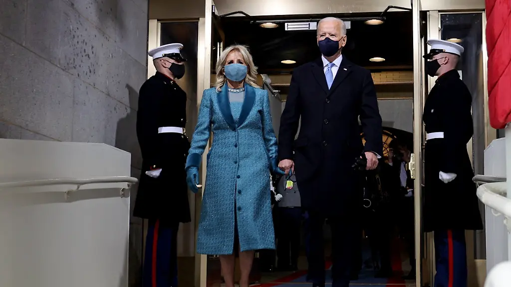 2021-01-20T162807Z-33265983-RC2SBL9XIW32-RTRMADP-3-USA-BIDEN-INAUGURATION