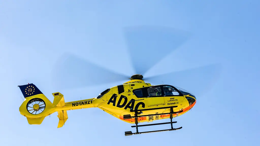 Der-Schwerverletzte-wurde-nach-dem-Unfall-in-eine-Klinik-geflogen-Symbolbild