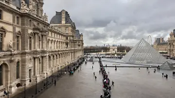AFP__20251127__86E62NQ__v1__HighRes__FilesFranceEconomyTourismCultureMuseumLouvre