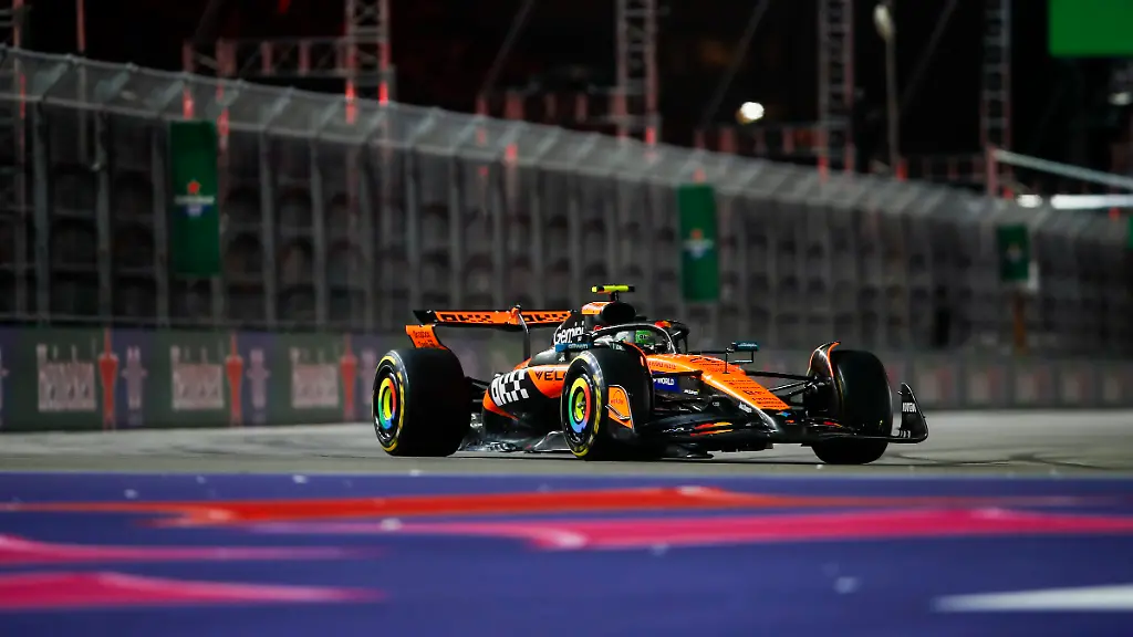 F1-LAS-VEGAS-GRAND-PRIX-2025-04-NORRIS-Lando-gbr-McLaren-F1-Team-MCL39-action-during-the-2025-Formula-1-Las-Vegas-Grand-Prix-22th-round-of-the-2025-FIA-Formula-One-World-Championship-WM-Weltmeisterschaft-from-November-21-to-23-2025-on-the-Las-Vegas-Strip-Circuit-in-Paradise-Nevada-United-States-of-America-ParadiseUnited-States-PUBLICATIONxNOTxINxFRAxBEL-Copyright-xJoaoxFilipex