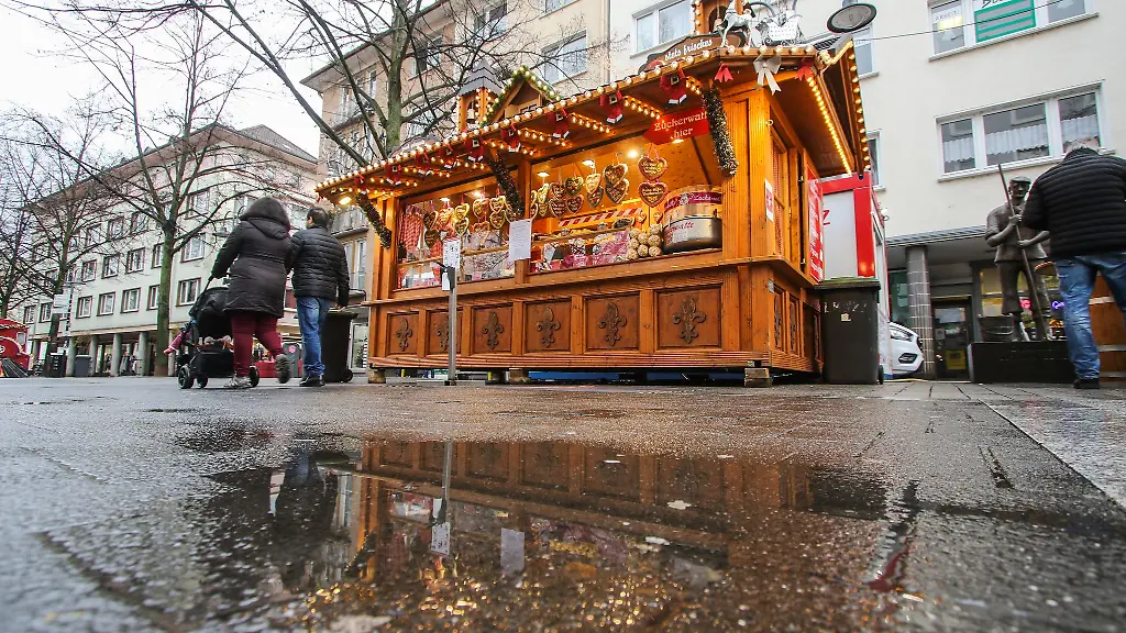 Schausteller-auf-dem-Weihnachtsmarkt-in-Giessen-sind-vor-dem-Ausnahme-Adventswochenende-in-Sorge