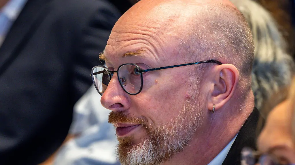 Innenminister-Christian-Pegel-SPD-soll-im-Landtags-Untersuchungsausschuss-zur-Nord-Stream-2-Pipeline-und-zur-umstrittenen-Gruendung-der-Klimaschutzstiftung-Mecklenburg-Vorpommern-aussagen