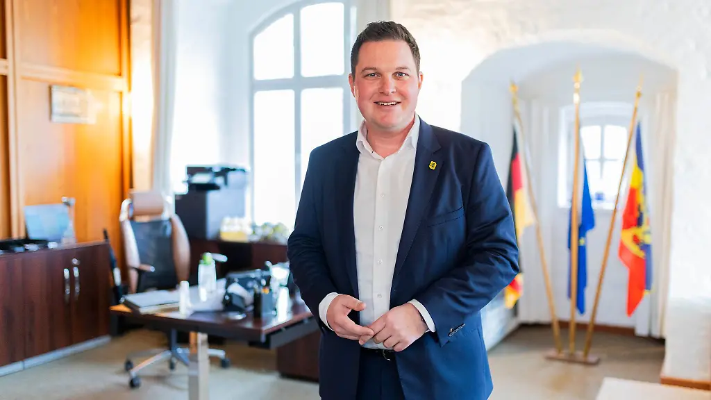 Philipp-Raulfs-SPD-will-als-junger-Landrat-Haltung-zeigen