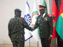 Po vojaškem udaru v Gvineji Bissau odstavljenega predsednika prepeljali v Senegal