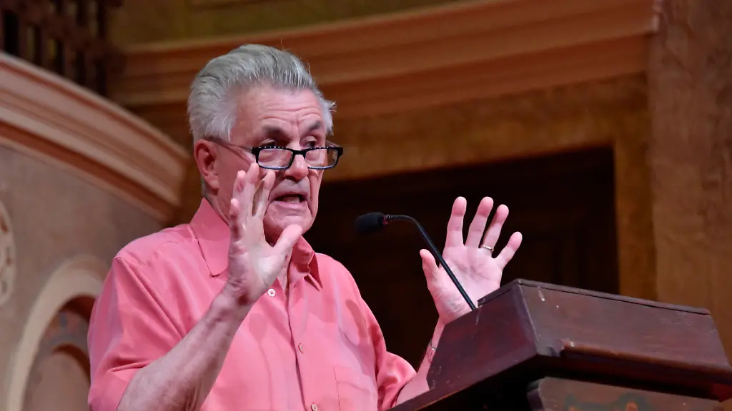 John-Irving-speaks-at-a-book-discussion-Avenue-of-Mysteries-at-Coral-Gables-Congregational-Church-on-Tuesday-June-7-2016-in-Miami