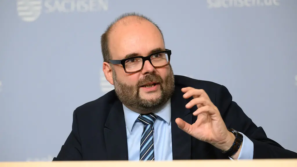Der-Finanzminister-Christian-Piwarz-aeussert-sich-zurueckhaltend-zur-Aufnahme-von-Schulden