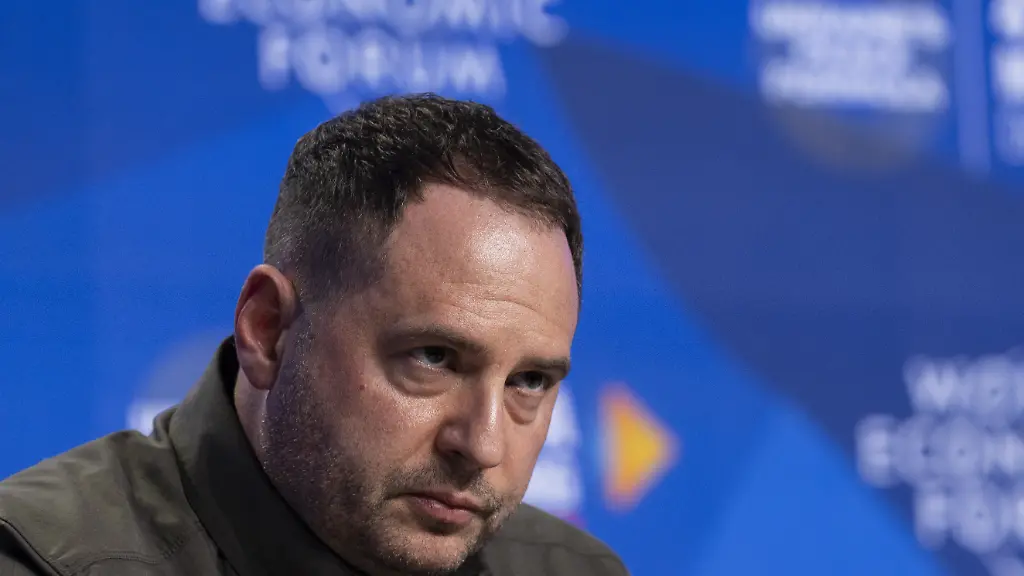 Andrij-Jermak-Chef-des-ukrainischen-Praesidialamtes-auf-einer-Pressekonferenz-nach-dem-vierten-Treffen-der-Nationalen-Sicherheitsberater-NSA-zur-Friedensformel-fuer-die-Ukraine