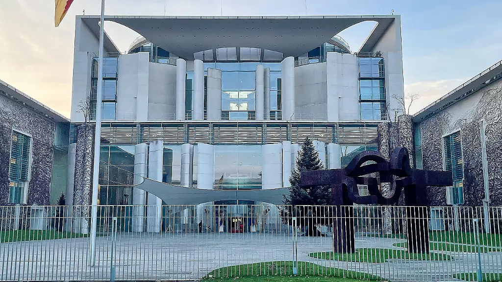 Berlin-Deutschland-Bundeskanzleramt-Koalitionsausschuss-Kanzleramt-am-Nachmittag-vor-dem-Koalitionsausschuss