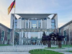 Krisenstab kommt zusammen: Bundesregierung wurde vorab über Angriff auf Iran informiert