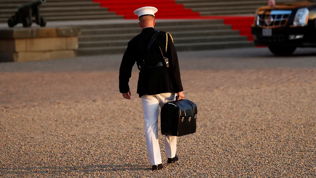 2018-07-12T194506Z-1822969208-RC165A90FB00-RTRMADP-3-USA-TRUMP-BRITAIN