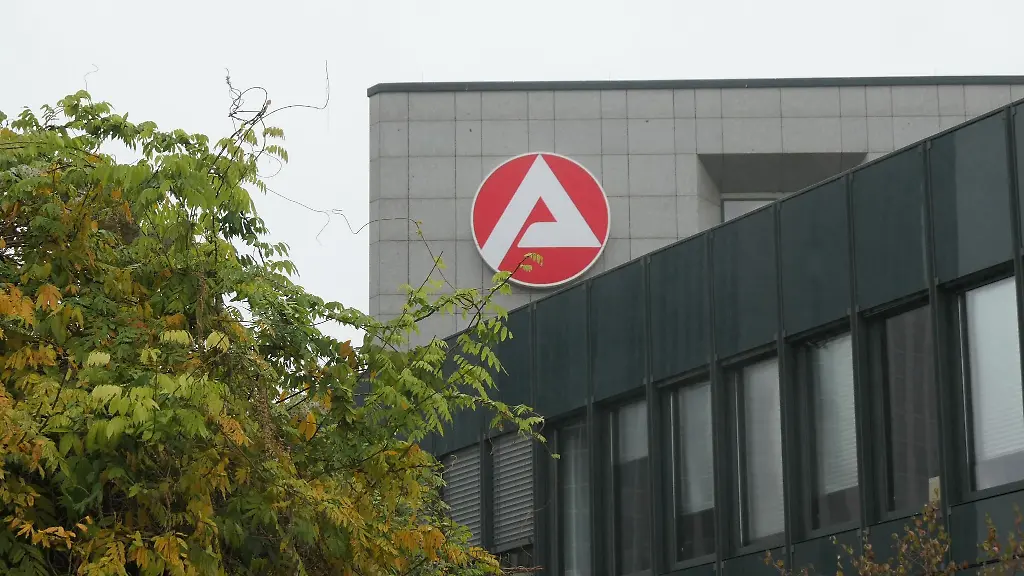 Weniger-Arbeitslose-in-NRW-Die-Agentur-fuer-Arbeit-NRW-gibt-aber-keine-Entwarnung