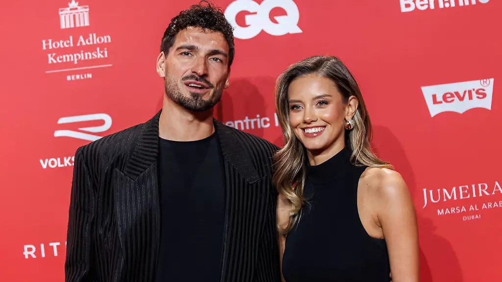 Award-27-GQ-Men-of-the-Year-Award-2025-Mats-Hummels-und-Nicola-Cavanis-beim-27-GQ-Men-of-the-Year-Award-im-Metropol-am-27-11