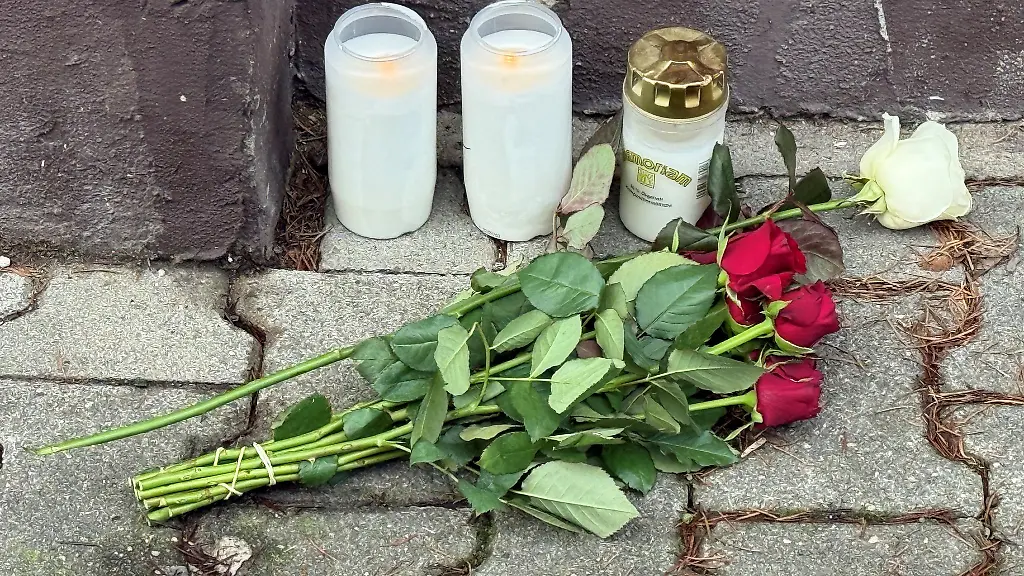 In-einer-Schweigeminute-wurde-im-Saarland-des-getoeteten-Gerichtsvollziehers-gedacht