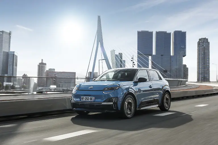 Der-Nissan-Micra-basiert-auf-dem-Renault-5