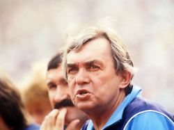 Happel prägte Generationen: Der legendäre Erfolgstrainer, der schweigend seine Mannschaften unsterblich machte