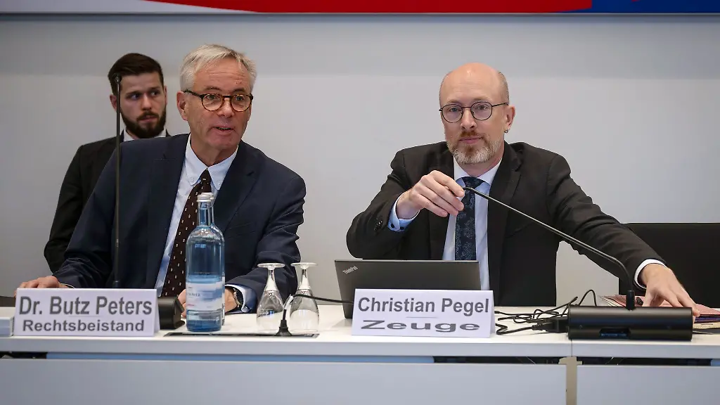 Innenminister-Christian-Pegel-SPD-hat-zwei-Stunden-am-Stueck-im-Untersuchungsausschuss-ueber-seine-Erinnerungen-an-die-Gruendungsumstaende-der-Klimaschutzstiftung-Mecklenburg-Vorpommern-referiert