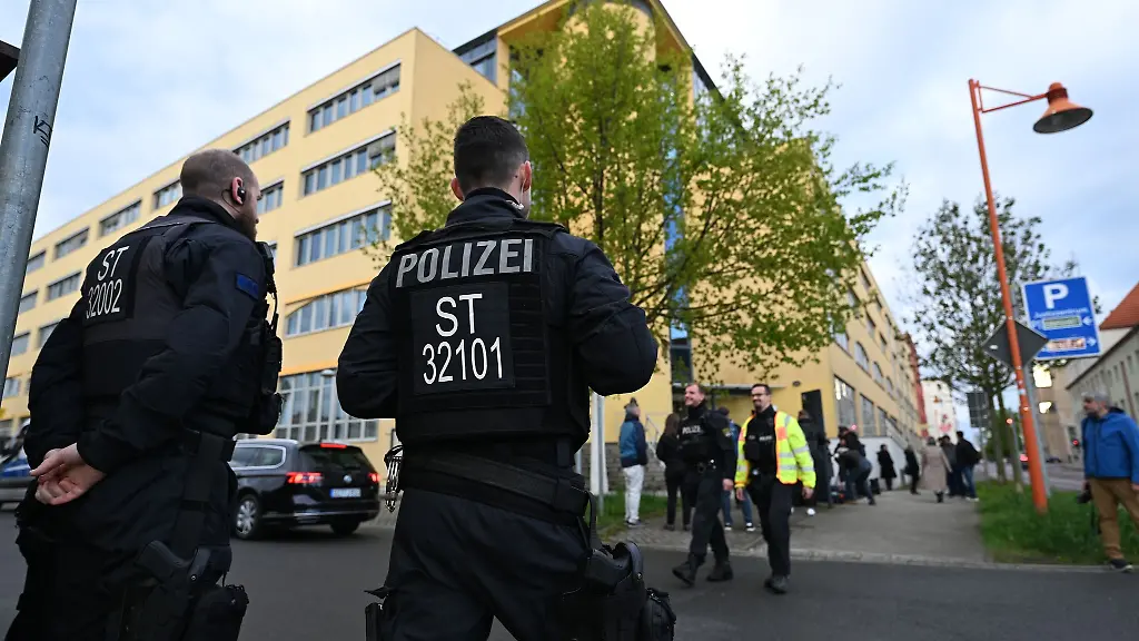 Der-Prozess-findet-im-Hochsicherheitstrakt-im-Gebaeude-des-Justizzentrums-Halle-statt