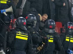 VfB Stuttgart mächtig sauer: Fans bekommen „zur Begrüßung erstmal einen Knüppel ins Gesicht“