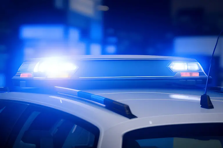 blaulicht-polizeiauto-blaulichter-rkl-rundumkennleuchte-rundumkennleuchten-rundumleuchte-rundumleuchten-polizei-polizeiautos-polizeifahrzeug-polizeifahrzeuge-polizeiwagen-streifenwagen-emergency-light-police-car-emergency-lights-police-cars-1np-fyy