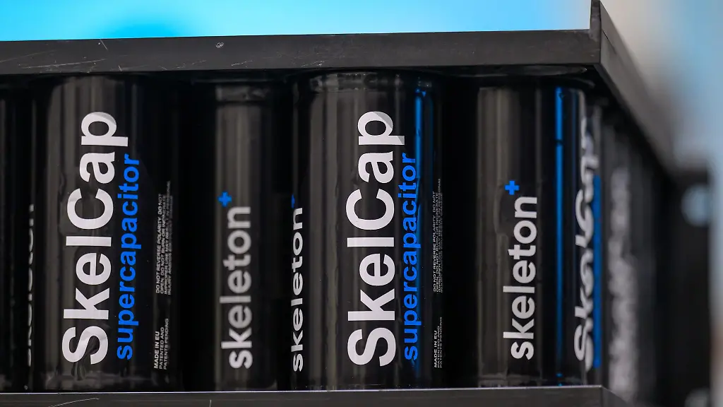 Nahe-Leipzig-werden-Superkondensatoren-hergestellt-die-zur-Stabilisierung-des-europaeischen-Stromnetzes-und-der-KI-Infrastruktur-beitragen-sollen