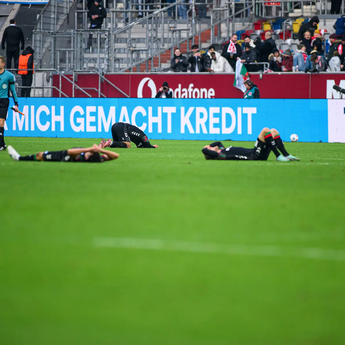 DUSSELDORF-GERMANY-22-NOVEMBER-2025-Football-match-Bundesliga-2-Fortuna-Duesseldorf-1-FC-Magdeburg-at-Merkur-Spiel-Arena