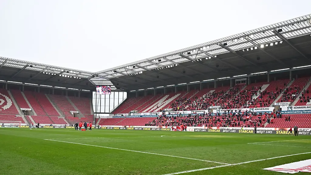 Seit-2011-spielt-der-FSV-Mainz-05-in-der-Arena-am-Stadtrand