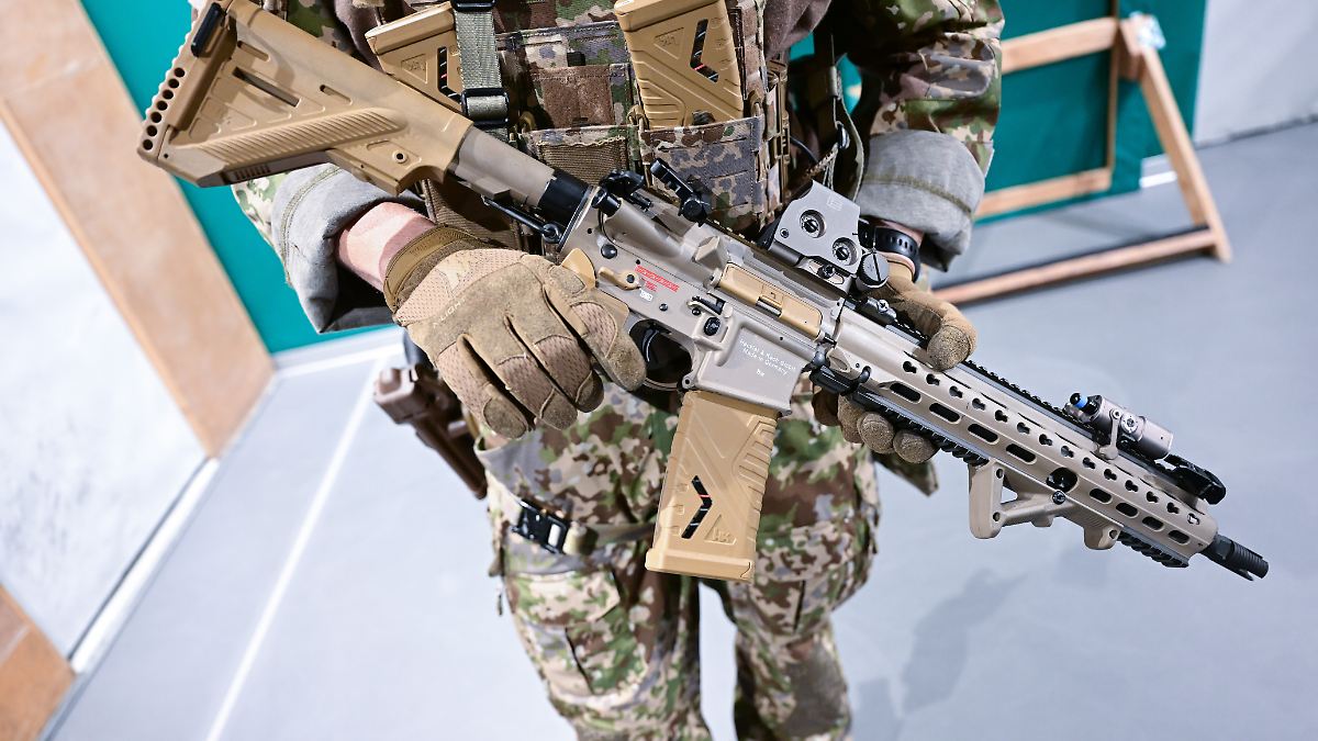 -Eine-Waffe-die-Ma-st-be-setzt-Bundeswehr-erh-lt-Nachfolger-des-Sturmgewehrs-G36