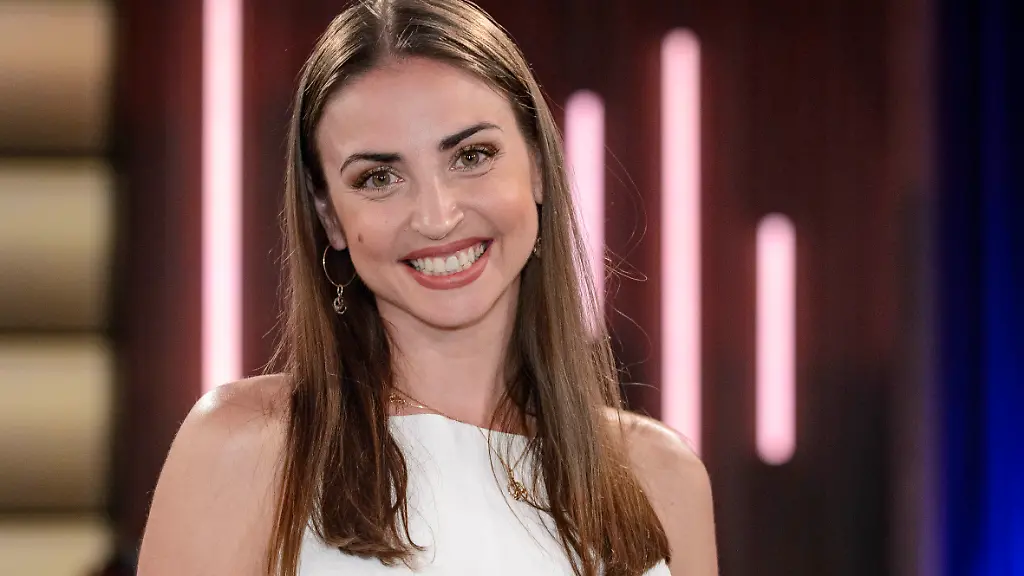 Ekaterina-Leonova-bei-der-Aufzeichnung-der-WDR-Talkshow-Koelner-Treff-im-WDR-Studio-BS-3-Koeln-03-07