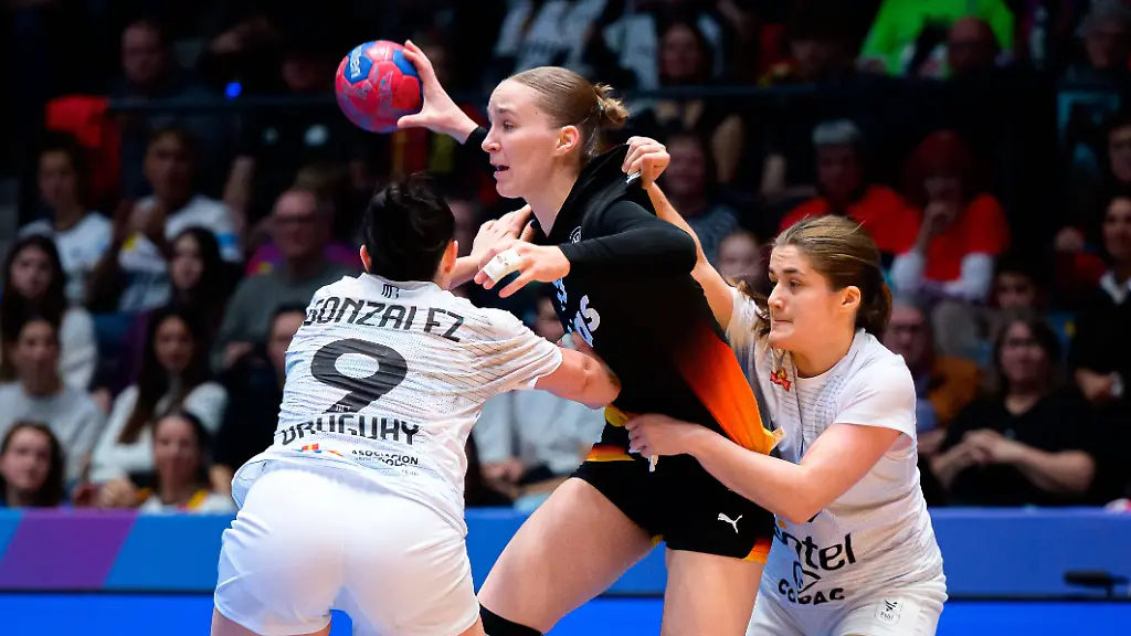 Handball-Frauen-WM-Gruppe-C-Uruguay-Deutschland-v-li