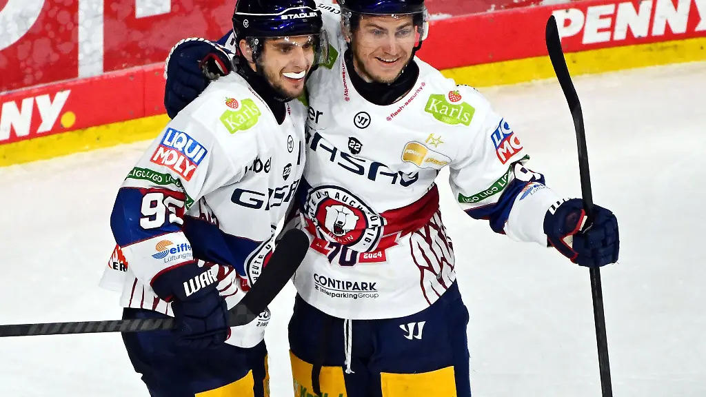 Angreifer-Frederik-Tiffels-l-traf-zum-4-1-der-Eisbaeren-Berlin-bei-den-Grizzlys-Wolfsburg