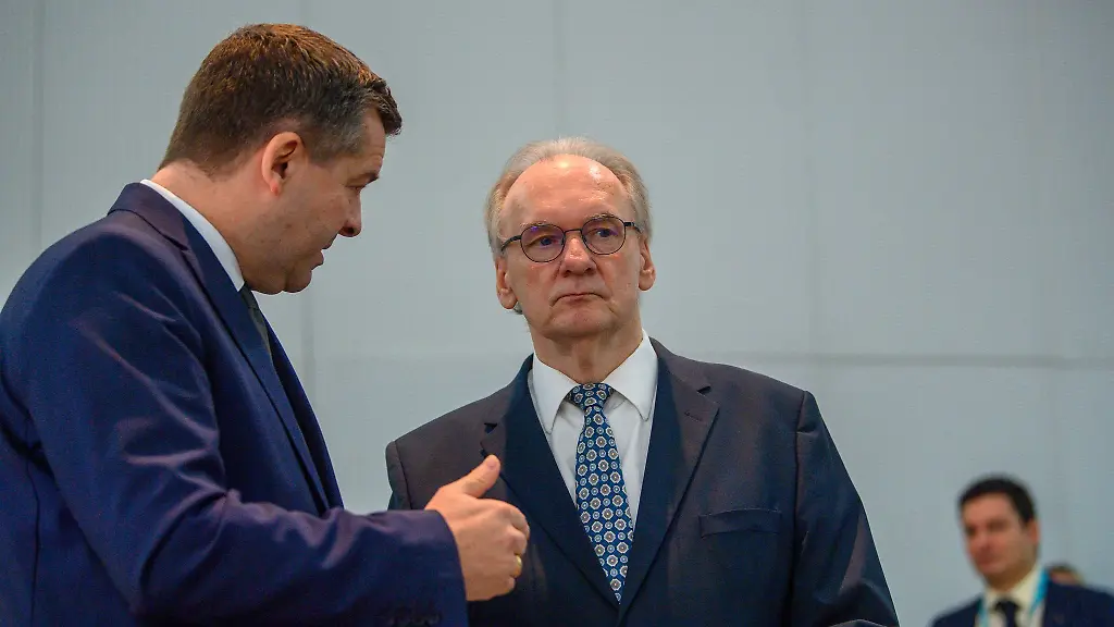 Sachsen-Anhalts-Ministerpraesident-Reiner-Haseloff-CDU-hat-die-CDU-vor-der-Landtagswahl-im-naechsten-Jahr-zu-Geschlossenheit-aufgefordert