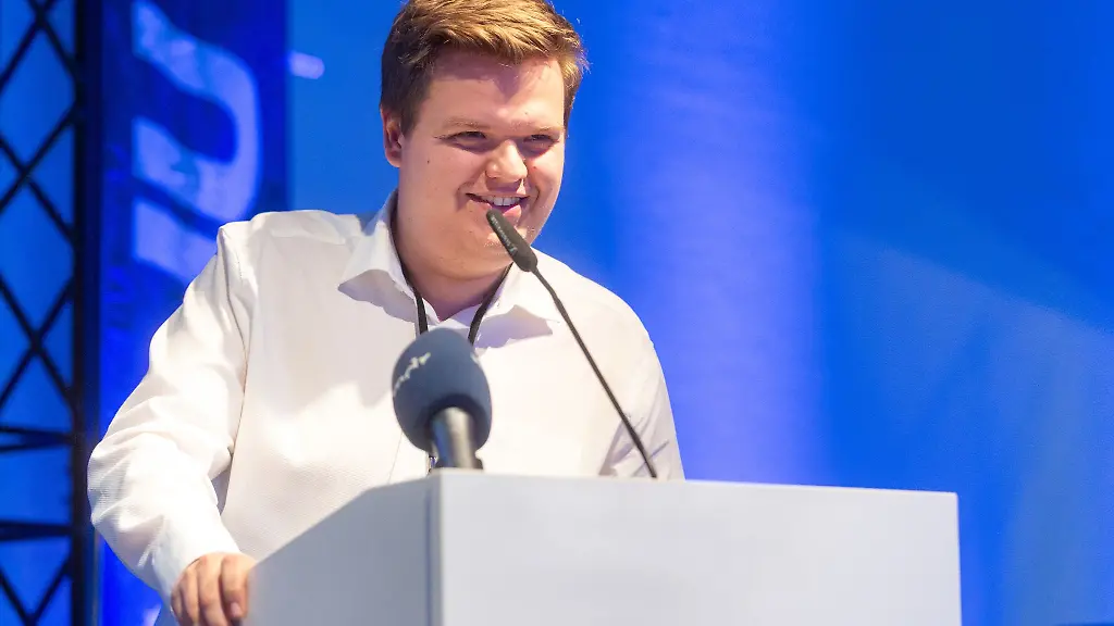 Als-Landesvorsitzender-der-Jungen-Union-wiedergewaehlt-der-28-jaehrige-Jurist-Lennart-Geibert