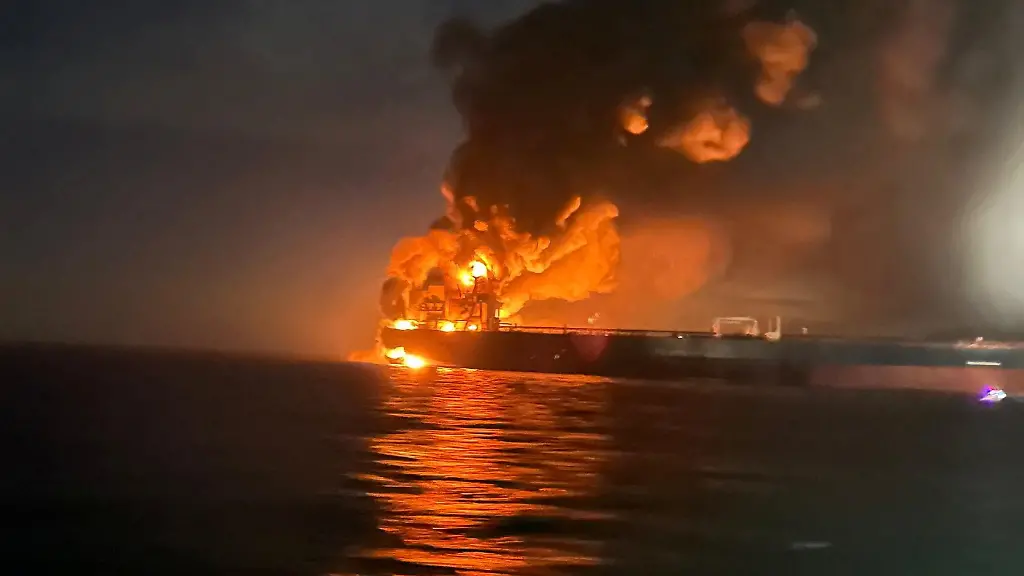 Flames-and-thick-smoke-rise-from-a-tanker-after-blasts-rocked-two-vessels-from-Russia-s-shadow-fleet-in-the-Black-Sea-near-Turkey-s-Bosphorus-Strait-in-this-image-released-November-28-2025-Turkish-Directorate-General-for-Maritime-Affairs-Handout-via-REUTERS-THIS-IMAGE-HAS-BEEN-SUPPLIED-BY-A-THIRD-PARTY-NO-RESALES-NO-ARCHIVES-MANDATORY-CREDIT-BEST-QUALITY-AVAILABLE