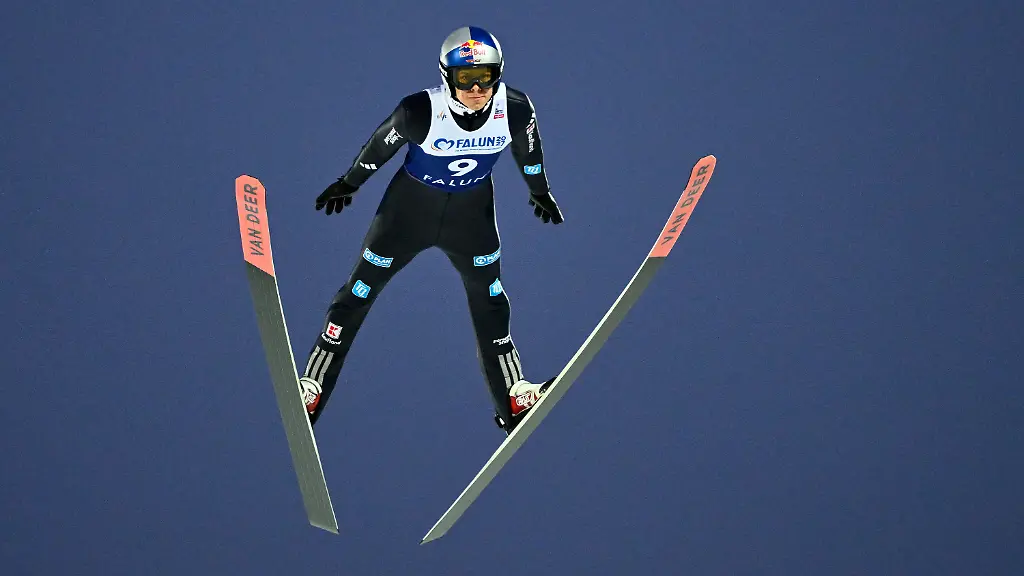 ARCHIV-25-11-2025-Schweden-Falun-Ski-nordisch-Skispringen-Herren-Weltcup-Der-deutsche-Andreas-Wellinger-auf-der-Normalschanze-HS95-in-Aktion