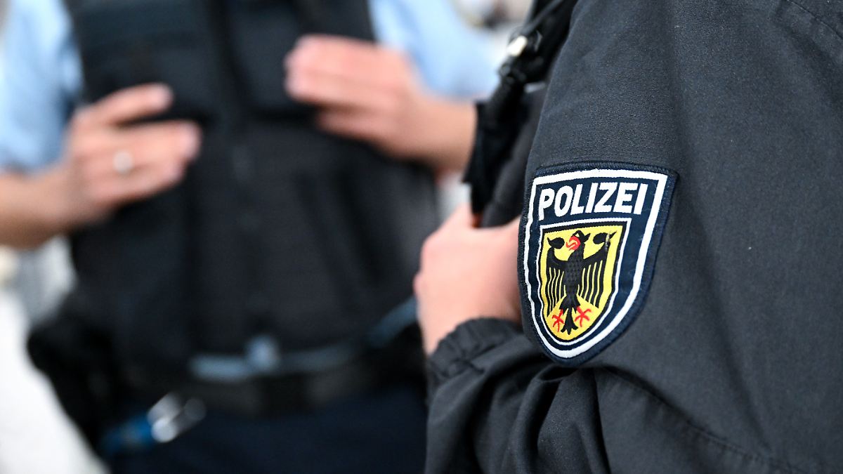 Abwehr-bislang-Kompetenzwirrwarr-SPD-und-Gr-ne-sehen-Dobrindt-bei-Drohnen-in-der-Pflicht