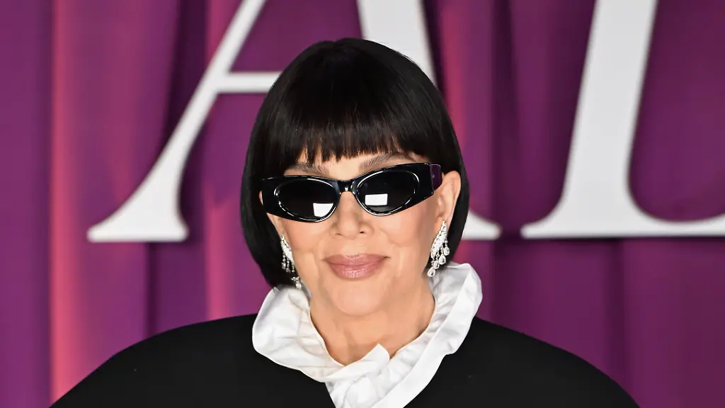 Celebrities-at-the-London-premiere-of-the-Disney-series-All-s-Fair-at-the-Odeon-Luxe-in-Leicester-Square-central-London-Featuring-Kris-Jenner-Where-London-United-Kingdom-When-22-Oct-2025-Credit-Cover-Images-EDITORIAL-USE-ONLY-NOT-FOR-USE-BY-NEWSPAPERS-BASED-IN-THE-UK