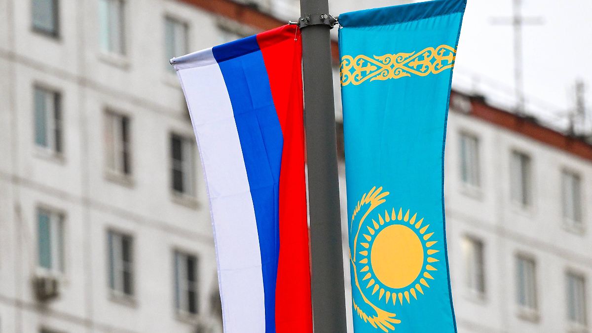 10-000-Lkw-und-nichts-geht-voran-Der-h-llische-Stau-an-der-russisch-kasachischen-Grenze