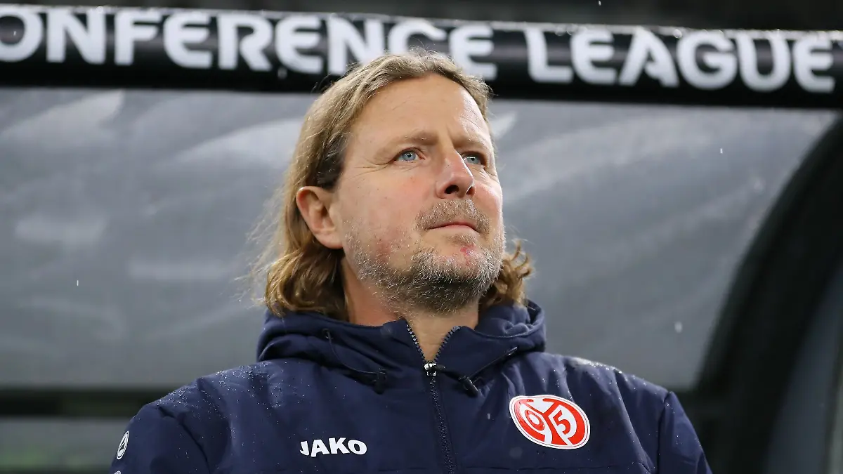 Image for Dramatischer Absturz: Krisenklub Mainz 05 schmeißt Trainer Bo Henriksen raus