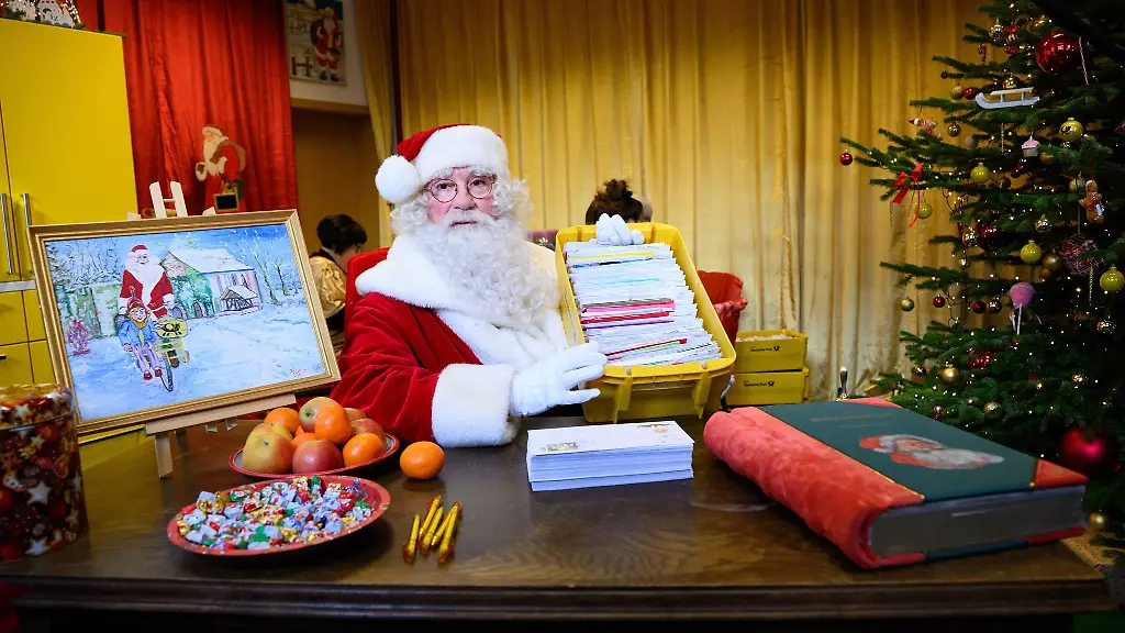 In-Himmelpfort-ist-die-zentrale-Poststelle-des-Weihnachtsmannes-in-Brandenburg