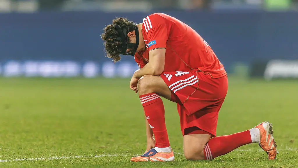 Ein-frustrierter-FCN-Kapitaen-Fabio-Gruber-nach-der-Niederlage