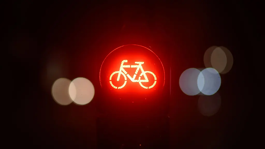 Die-Polizei-untersagte-dem-betrunkenen-Fahrradfahrer-die-Weiterfahrt